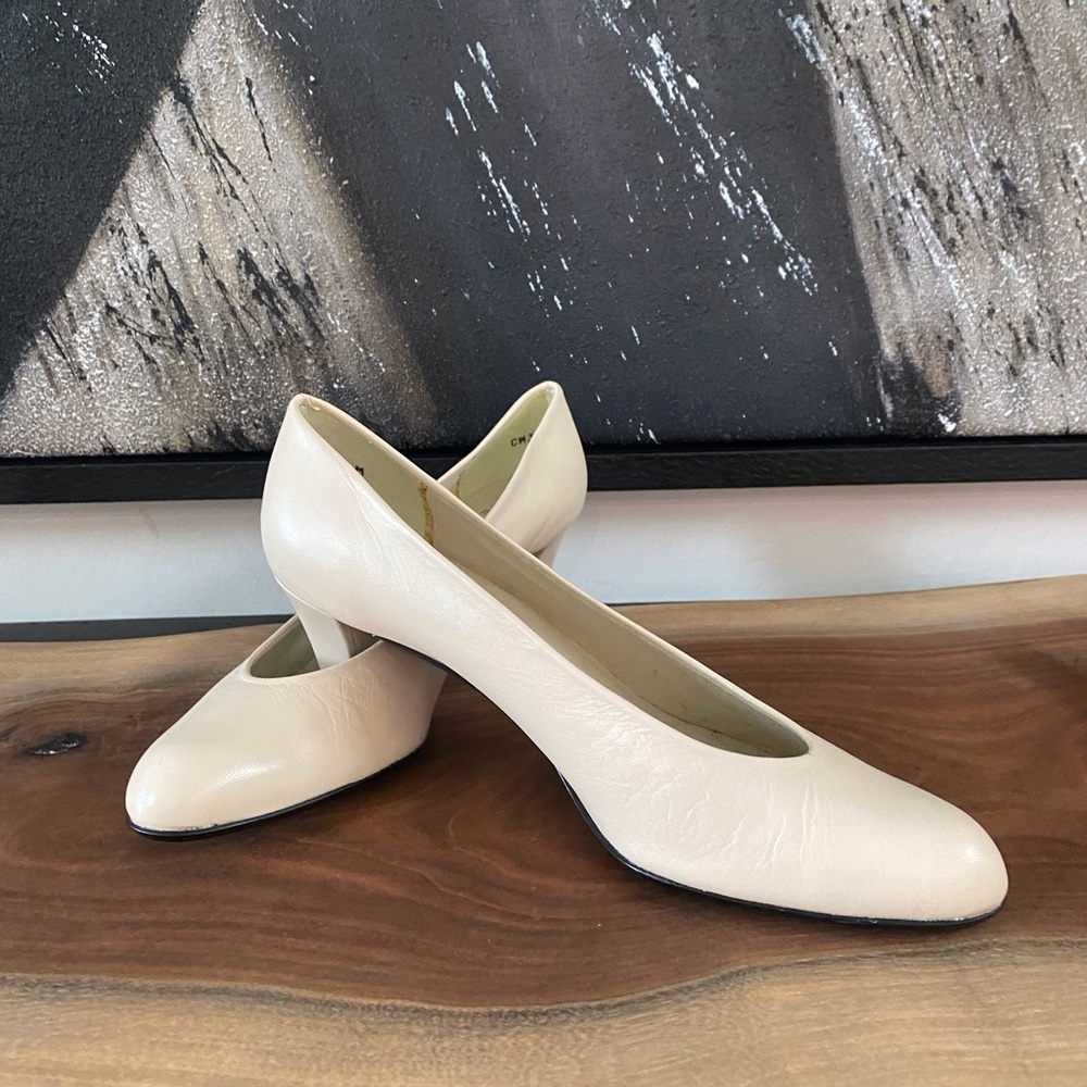 Stuart Weitzman Bone/Ecru Heel, Size 6.5 Medium, New Without Box
